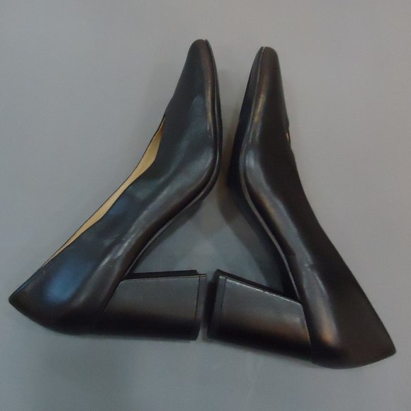 Naturalizer Black Heels Classic Design - Picture 10 of 15